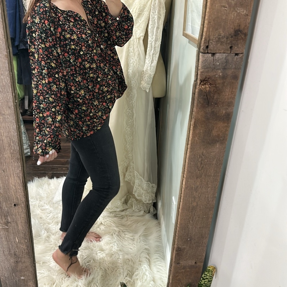Old Navy black floral blouse size XXlarge - Picture 2 of 4